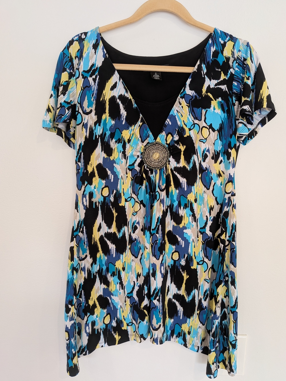 Style & Co Multicolor Beaded V Neck Tunic Blouse Short Sleeve M With Brooch